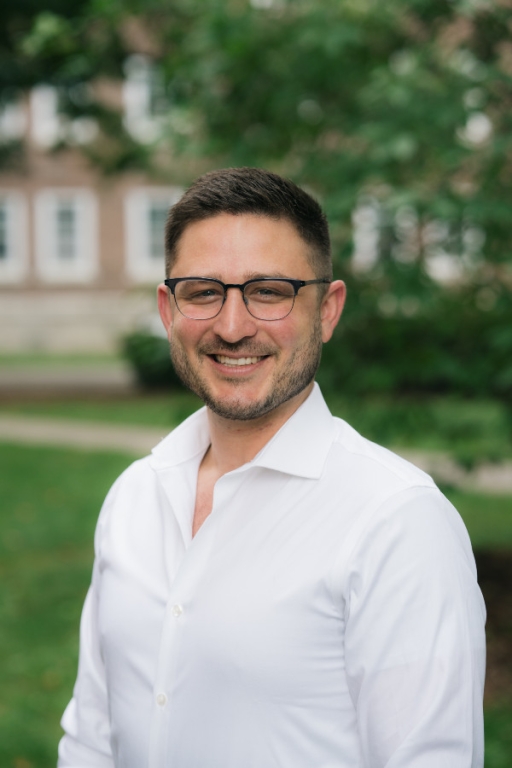 Headshot of Daniel Veres